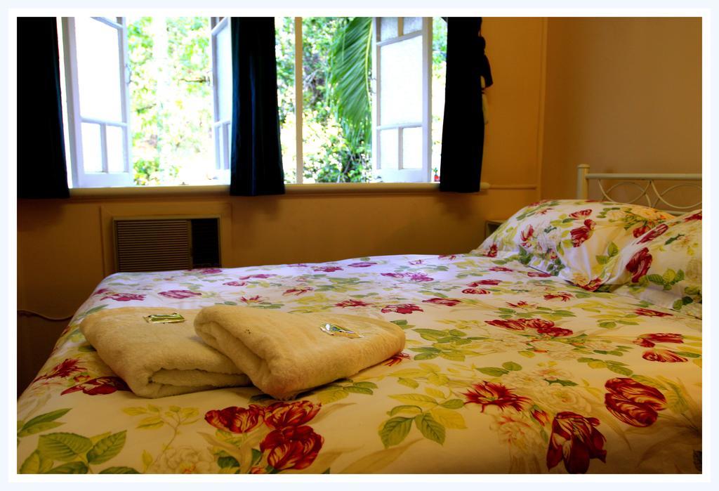 Coral Lodge Bed And Breakfast Inn Townsville Rum bild