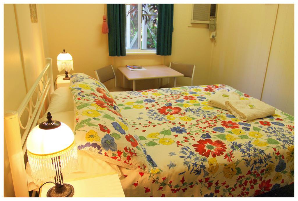 Coral Lodge Bed And Breakfast Inn Townsville Rum bild